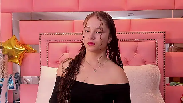 CamilaSaez online show from June 25, 2026, 1:15 pm