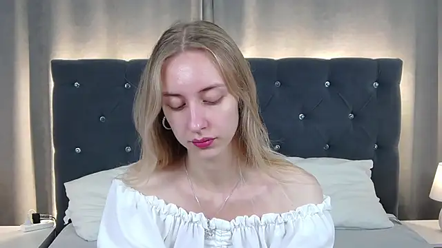 LirienVexx online show from July 10, 2026, 4:17 am