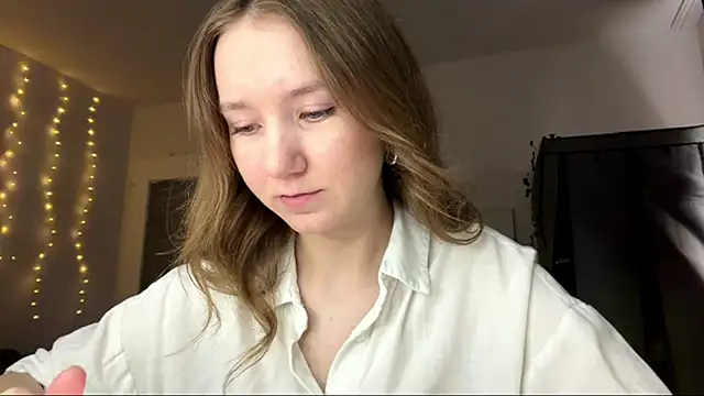 Snapshot of smalllisa chatting on June 19, 2026, 6:12 pm smalllisa online show from June 19, 2026, 6:12 pm