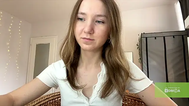 Snapshot of smalllisa chatting on June 30, 2026, 3:46 pm smalllisa online show from June 30, 2026, 3:46 pm