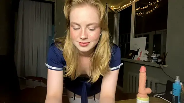 LollyAngel online show from July 18, 2026, 7:06 pm
