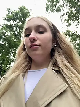 Polly Pop online show from June 24, 2026, 4:17 pm