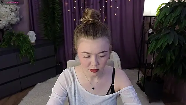 Snapshot of Lina_deels chatting on June 25, 2026, 7:29 pm Lina deels online show from June 25, 2026, 7:29 pm