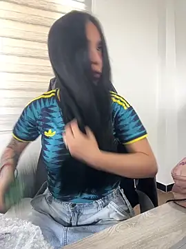 Snapshot of Sara_fernandez- chatting on June 17, 2026, 2:18 pm Sara fernandez- online show from June 17, 2026, 2:18 pm