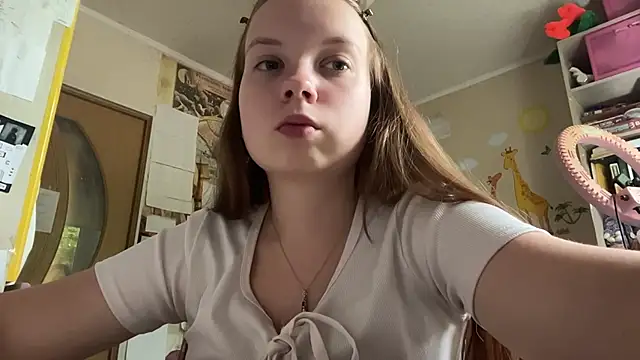 Snapshot of Aileyn chatting on June 17, 2026, 8:17 am Aileyn online show from June 17, 2026, 8:17 am