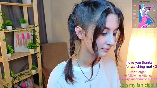 JasminKitany online show from June 17, 2026, 9:27 pm