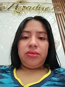Snapshot of Amber_Herrera chatting on July 17, 2026, 12:23 pm Amber Herrera online show from July 17, 2026, 12:23 pm