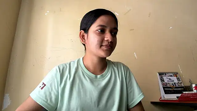 Snapshot of yuna_luxy chatting on June 12, 2026, 7:29 am yuna luxy online show from June 12, 2026, 7:29 am