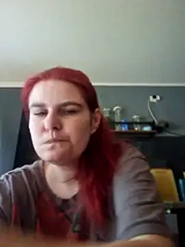 Snapshot of GoldenWifee chatting on June 17, 2026, 5:32 am GoldenWifee online show from June 17, 2026, 5:32 am