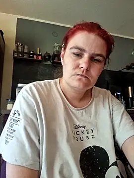 Snapshot of GoldenWifee chatting on June 19, 2026, 5:12 am GoldenWifee online show from June 19, 2026, 5:12 am