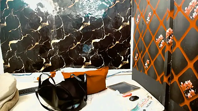 Caramelminxx  online show from July 9, 2026, 7:56 am