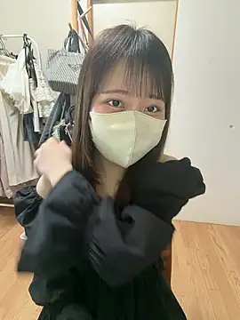 Miiruuu75 online show from June 10, 2026, 12:11 am