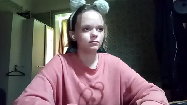 FlirtingAdele 1 online show from June 13, 2026, 7:17 am