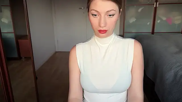 Snapshot of evelene chatting on June 29, 2026, 7:58 pm evelene online show from June 29, 2026, 7:58 pm