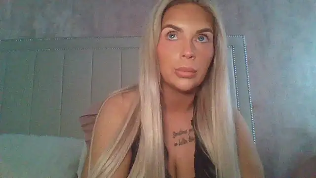 Snapshot of MiaMae_x chatting on July 17, 2026, 9:49 am MiaMae x online show from July 17, 2026, 9:49 am