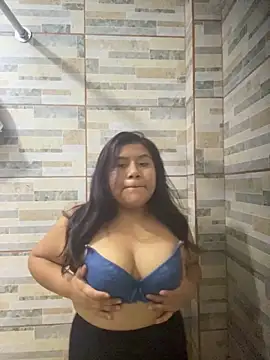alecamila online show from June 9, 2026, 12:22 am