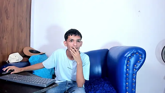Snapshot of littlecum18 chatting on July 24, 2026, 3:48 am littlecum18 online show from July 24, 2026, 3:48 am