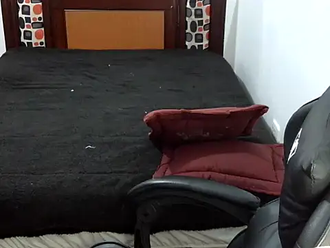 Lolacurly69 online show from June 20, 2026, 2:36 am