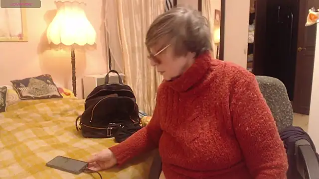 Snapshot of Sharon_Amore chatting on February 11, 2026, 5:18 pm Sharon Amore online show from February 11, 2026, 5:18 pm