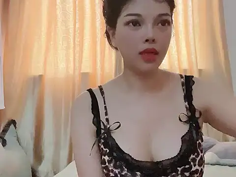 Snapshot of Karen8686 chatting on June 23, 2026, 7:39 am Karen8686 online show from June 23, 2026, 7:39 am
