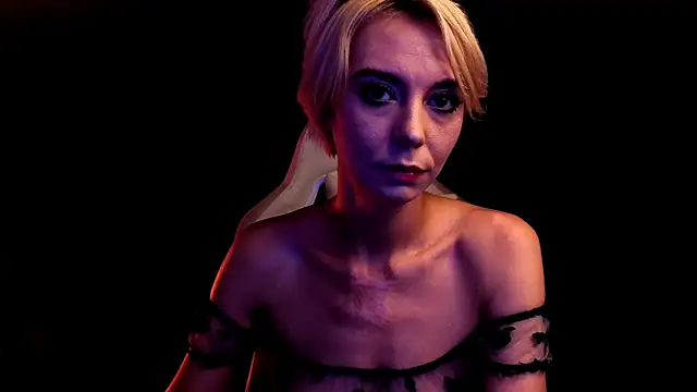 Snapshot of Blondice_ann chatting on July 27, 2026, 7:21 pm Blondice ann online show from July 27, 2026, 7:21 pm