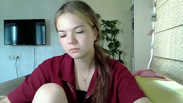 Snapshot of AvrilGillig chatting on July 23, 2026, 10:13 am AvrilGillig online show from July 23, 2026, 10:13 am