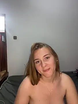 FlirtySophiaa online show from June 19, 2026, 6:56 pm