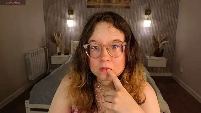 Aleks-casterrr online show from June 12, 2026, 5:12 pm