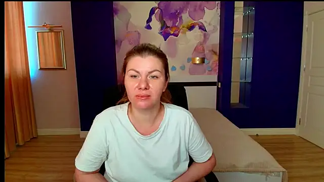 LunaKissesx online show from June 8, 2026, 5:52 am