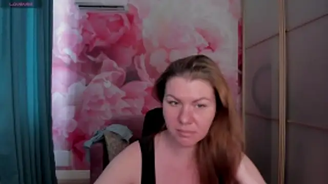 LunaKissesx online show from June 13, 2026, 11:19 am