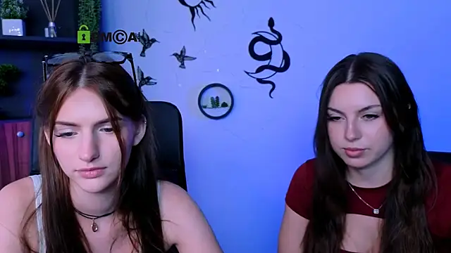 naomi perl online show from July 17, 2026, 10:33 am
