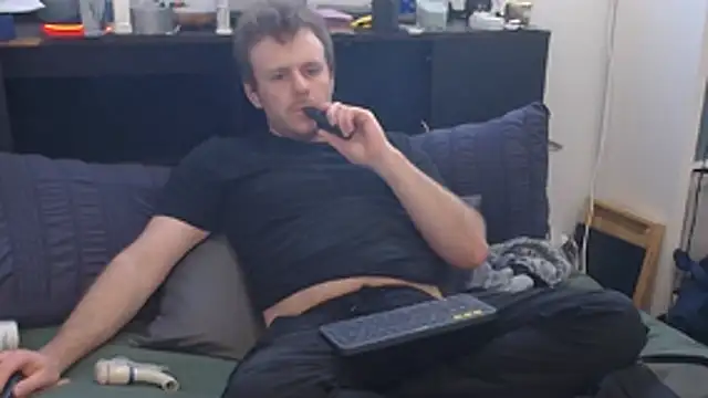 kinkyboipig online show from July 19, 2026, 7:01 am
