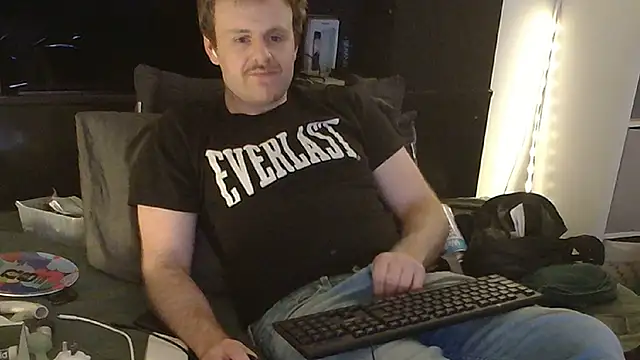 kinkyboipig online show from July 31, 2026, 8:52 pm