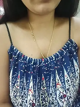 Snapshot of Yours_Manvii chatting on July 4, 2026, 5:52 pm Yours Manvii online show from July 4, 2026, 5:52 pm