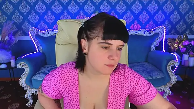 Snapshot of KatrinMilly chatting on July 19, 2026, 6:33 pm KatrinMilly online show from July 19, 2026, 6:33 pm