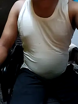 Lawrencedlkk007 online show from February 14, 2026, 3:42 pm