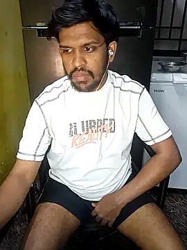 Lawrencedlkk007 online show from April 16, 2026, 9:39 pm