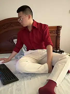 iamtobias online show from June 11, 2026, 6:11 am
