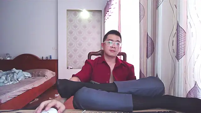 iamtobias online show from July 21, 2026, 5:54 am