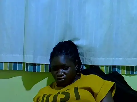 Snapshot of CURVY-CORAZZON chatting on June 24, 2026, 5:34 pm CURVY-CORAZZON online show from June 24, 2026, 5:34 pm