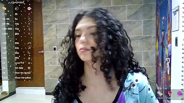 Snapshot of Diamond_Curls chatting on July 29, 2026, 4:05 pm Diamond Curls online show from July 29, 2026, 4:05 pm