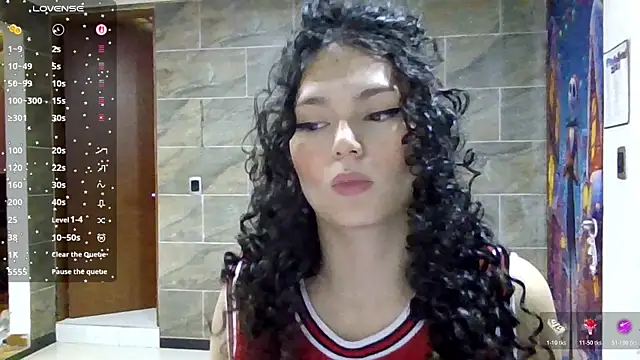 Snapshot of Diamond_Curls chatting on July 30, 2026, 4:28 pm Diamond Curls online show from July 30, 2026, 4:28 pm