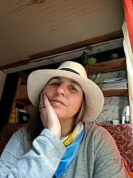 Almaradiante online show from July 15, 2026, 6:02 pm