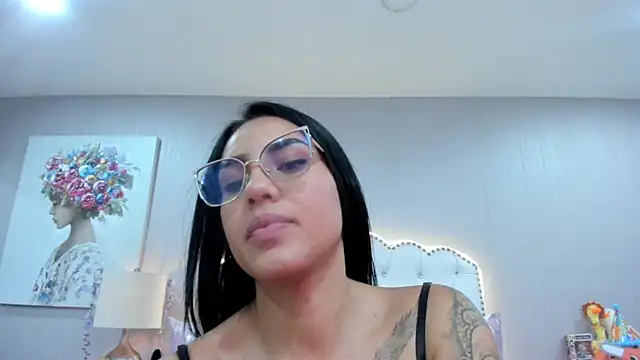 Snapshot of Valen_Abella chatting on July 6, 2026, 3:25 am Valen Abella online show from July 6, 2026, 3:25 am