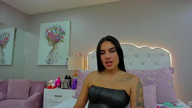 Snapshot of Valen_Abella chatting on August 4, 2026, 3:32 am Valen Abella online show from August 4, 2026, 3:32 am