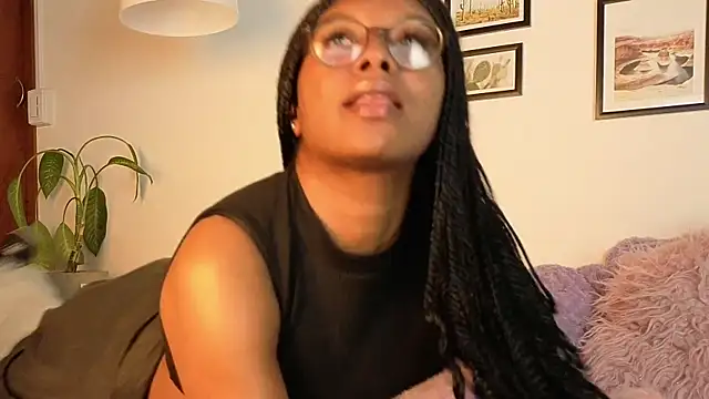 Victoria-Jacksonn online show from June 24, 2026, 8:41 pm
