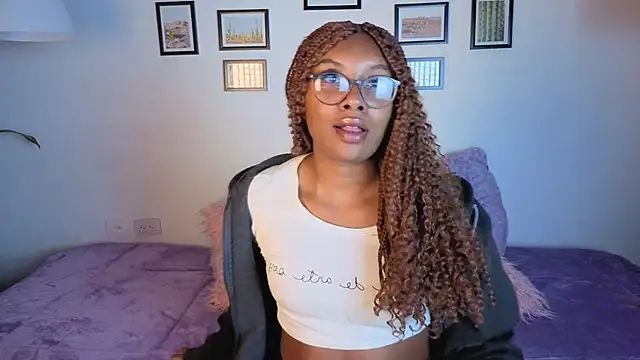 Victoria-Jacksonn online show from July 1, 2026, 11:48 pm