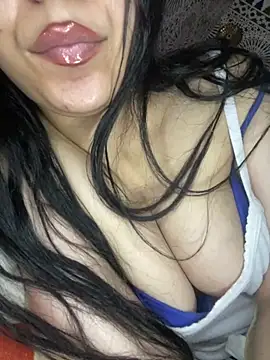 Snapshot of maram_mimi chatting on June 25, 2026, 5:12 am maram mimi online show from June 25, 2026, 5:12 am