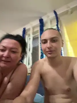2hotcandy online show from June 10, 2026, 1:10 pm