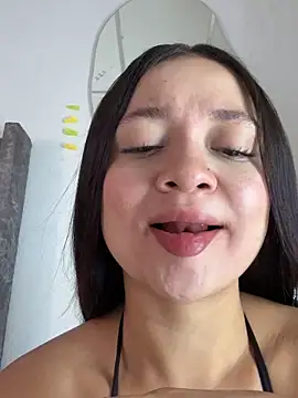 isaaa222 online show from June 12, 2026, 1:54 pm